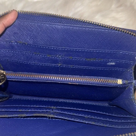 100% Authen Saffiano Tory Burch Robinson Zip Around Wallet, Cobalt!!! GUC - Picture 12 of 17